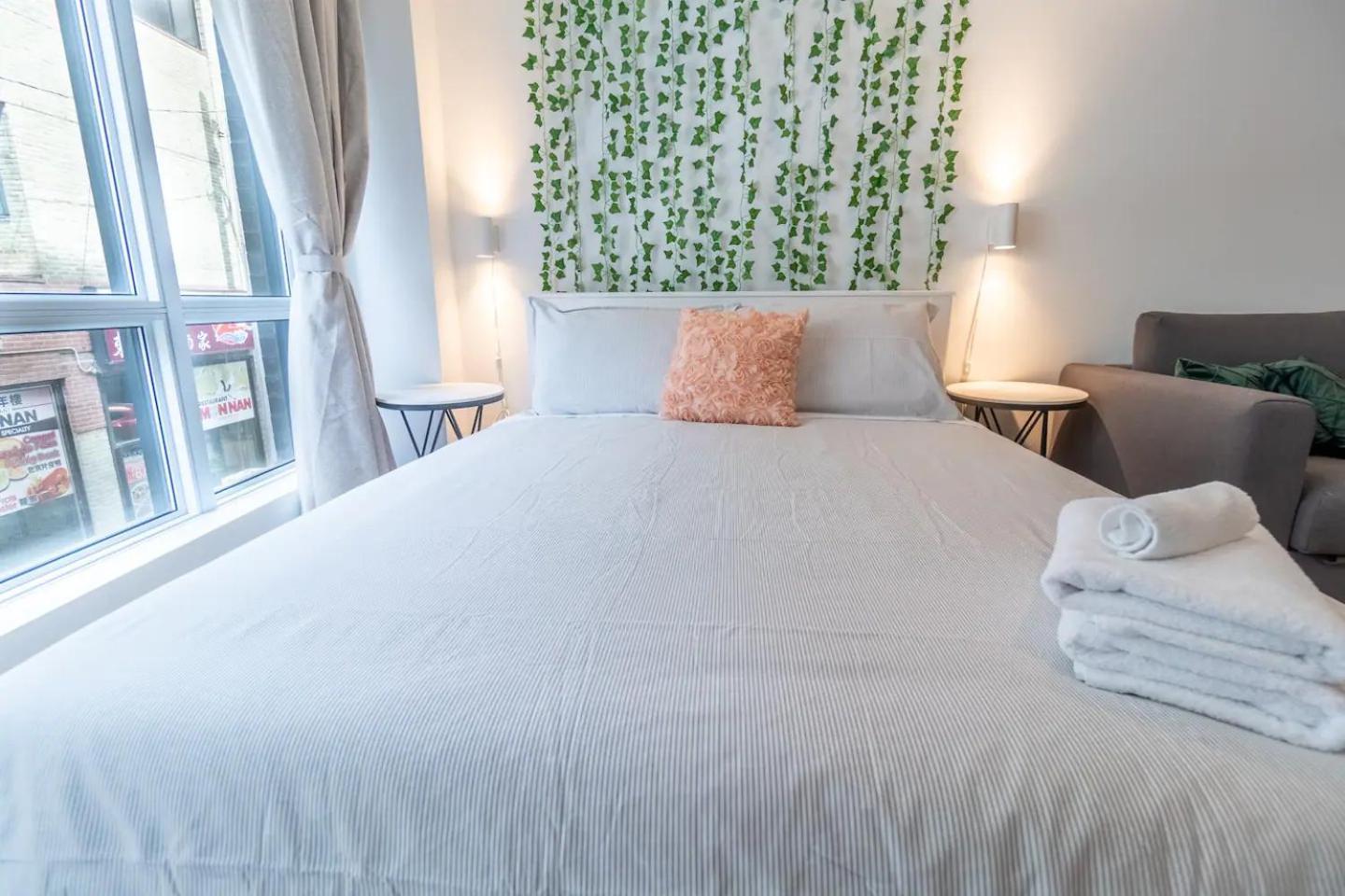 Rozenhaus Montreal Hotel Room photo